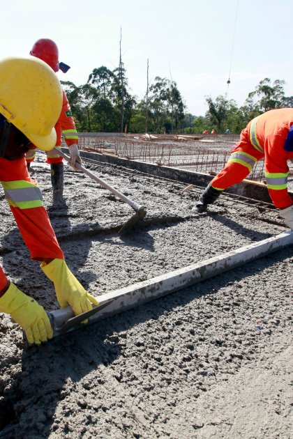 Laying concrete